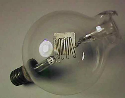 History of the vacuum tube - de Forest's Audion - Courtesy CEDmagic.com